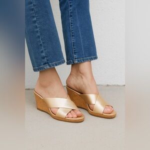 Lilly Pulitzer Gold Selena Wedge Sandals Size 8